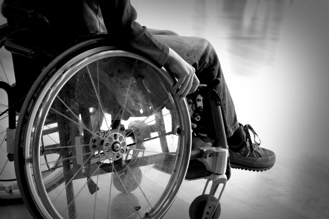 Двое пьяных оренбуржцев попались на краже детской инвалидной коляски